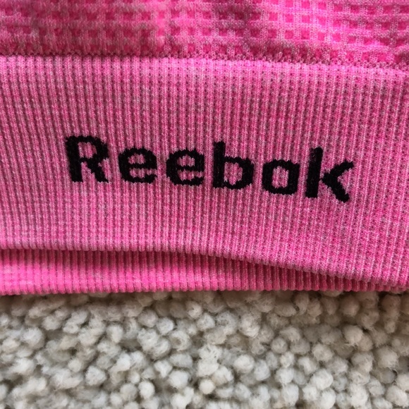 Barbiecore pink Reebok spider web race back sports bra - Picture 2 of 10
